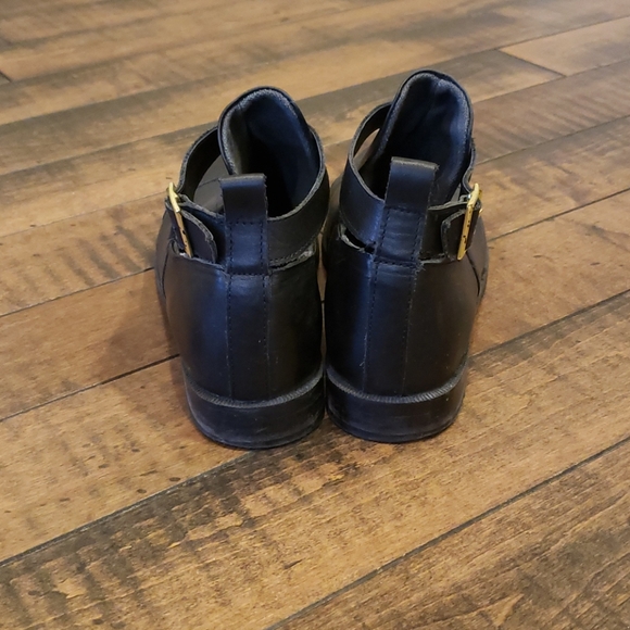 Topshop black flat booties. Size 7. - Picture 3 of 4